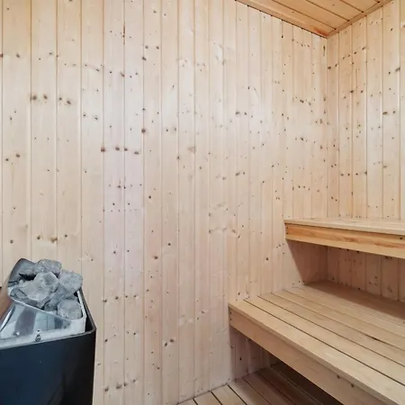 Anly - 250m From The Sea By Interhome *