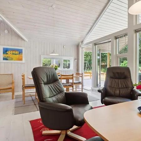 Anly - 250m From The Sea By Interhome